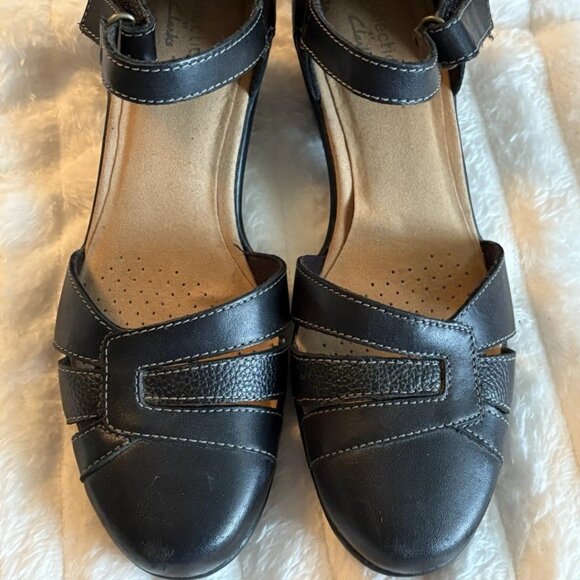 Clarks Women's Emily Daisy Black Leather Pumps Size 6.5 Heels Dressy - Picture 1 of 8